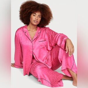 NWT Victoria’s Secret Satin Long Pajama Set‎